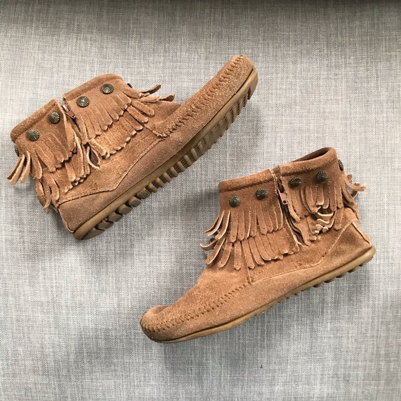 Minnetonka Shoes - Minnetonka Suede Double Fringe Zip Ankle Boots 8.5